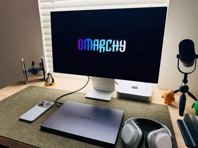 Dell XPS 14 Panther Lake + Studio Display + Omarchy 3.6 🚀